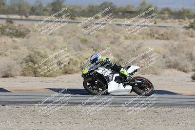 media/Dec-07-2025-CVMA (Sun) [[3e7d2de5dc]]/Race 9-Formula UL Shootout/